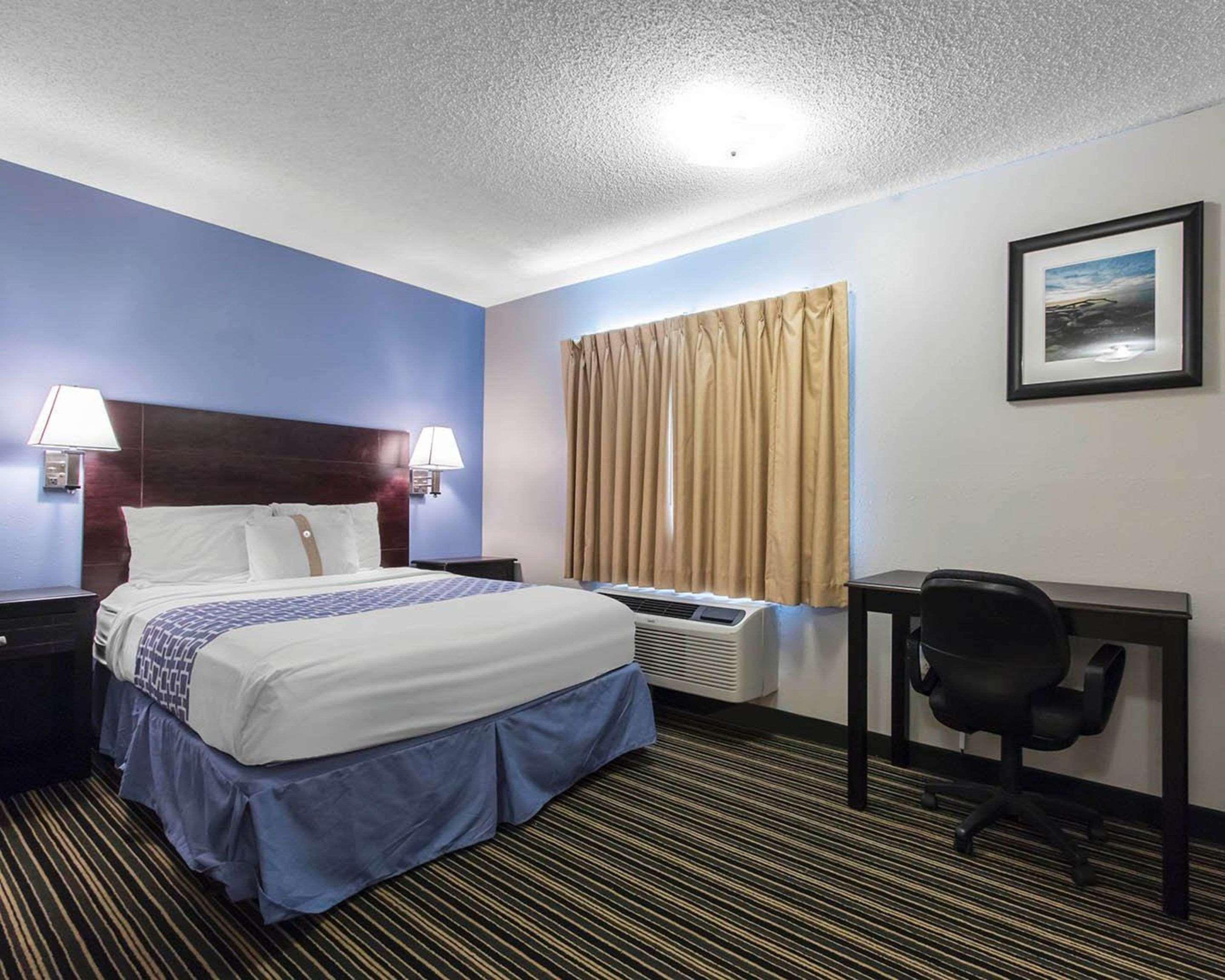 Suburban Extended Stay Hotel Naval Base Area Warrington Buitenkant foto