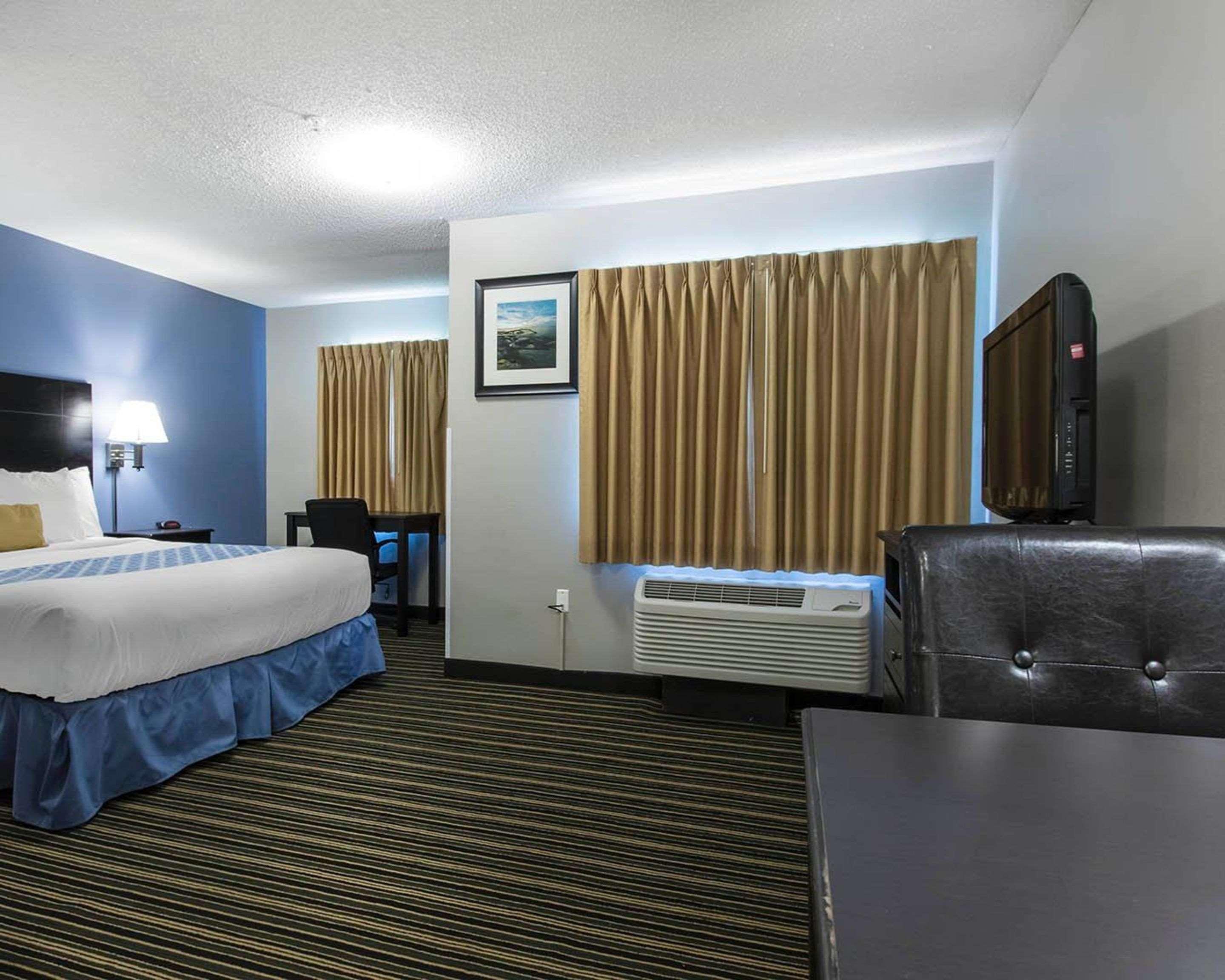 Suburban Extended Stay Hotel Naval Base Area Warrington Buitenkant foto