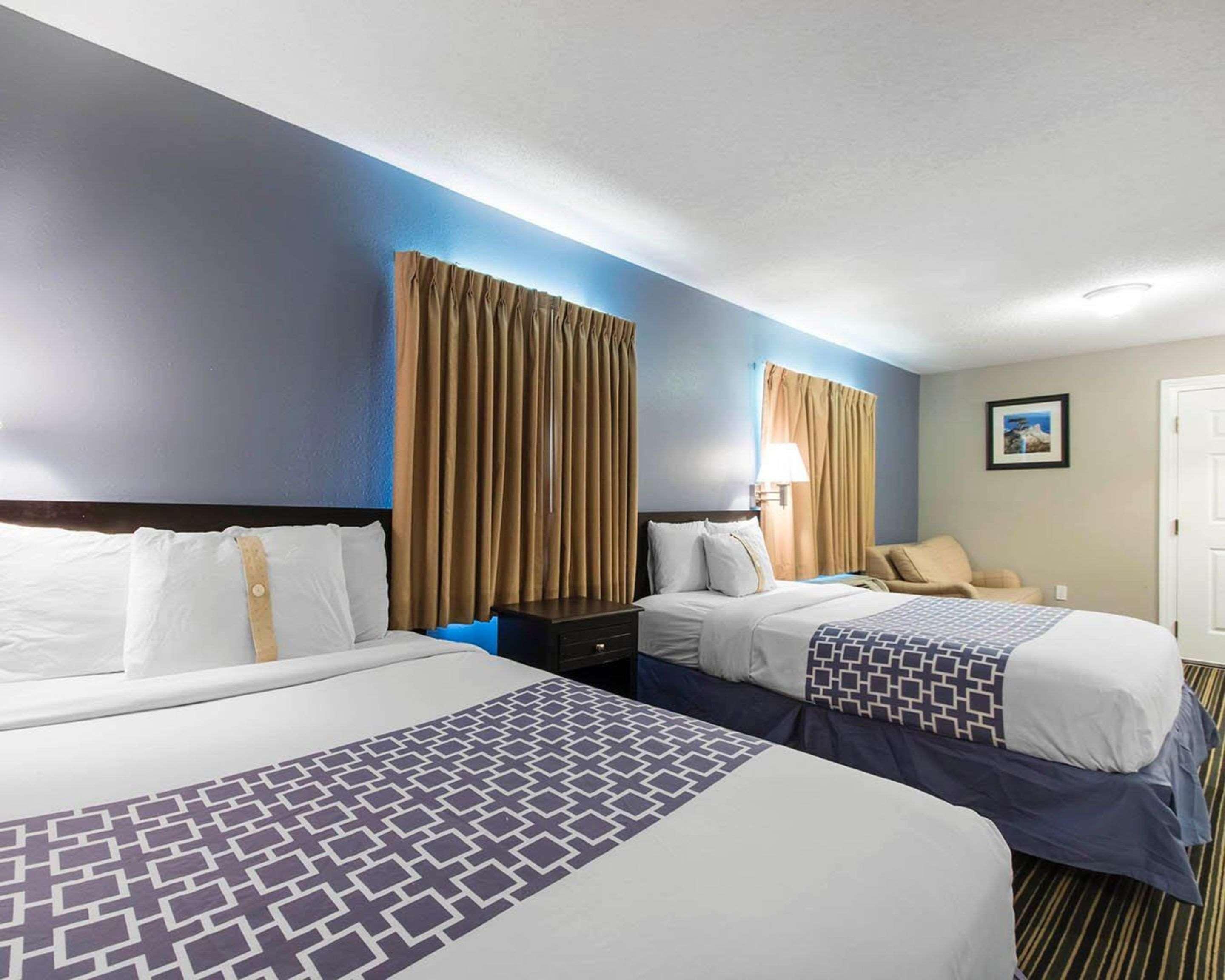 Suburban Extended Stay Hotel Naval Base Area Warrington Buitenkant foto