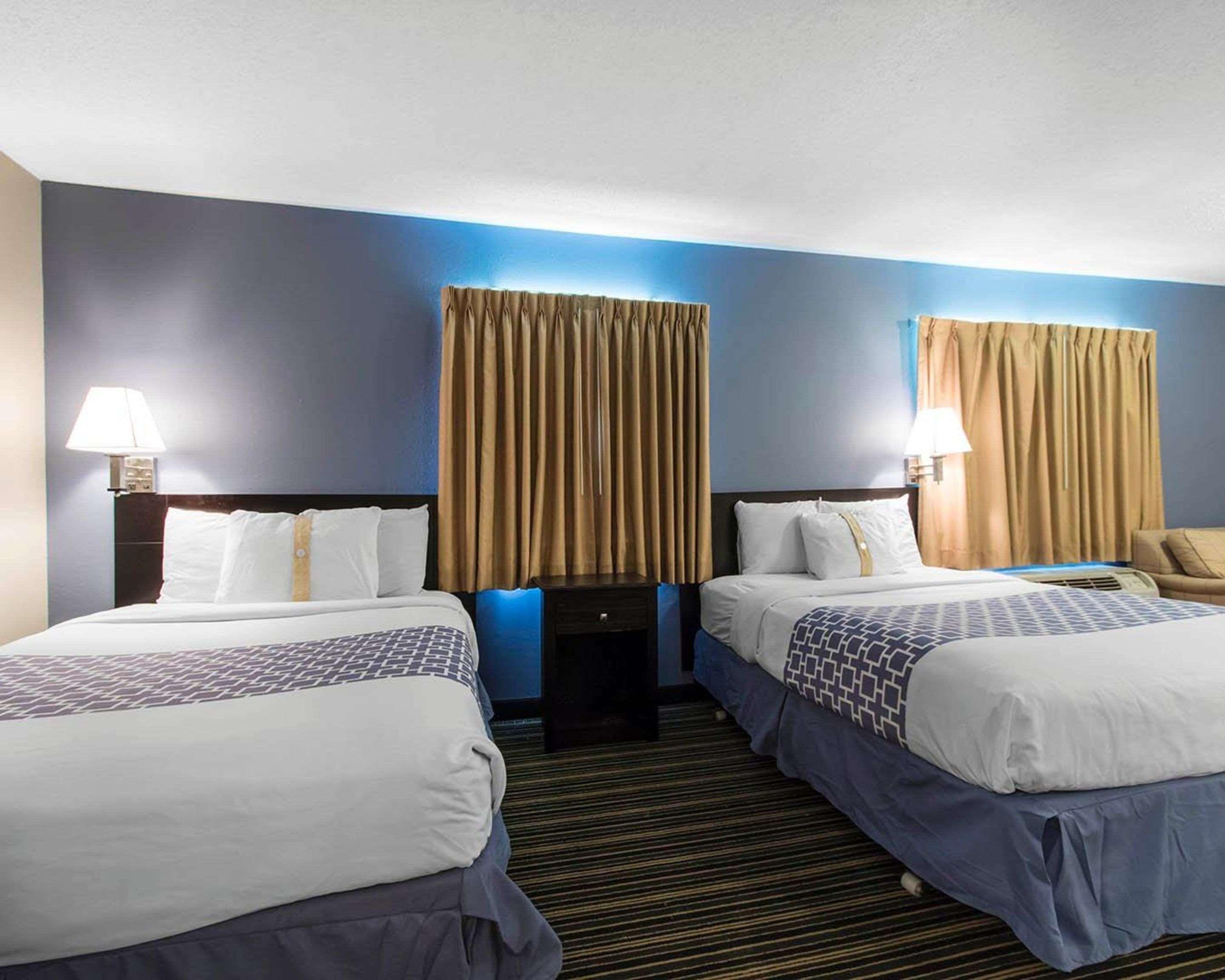 Suburban Extended Stay Hotel Naval Base Area Warrington Buitenkant foto