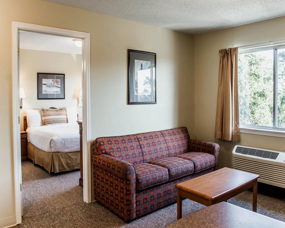 Suburban Extended Stay Hotel Naval Base Area Warrington Buitenkant foto