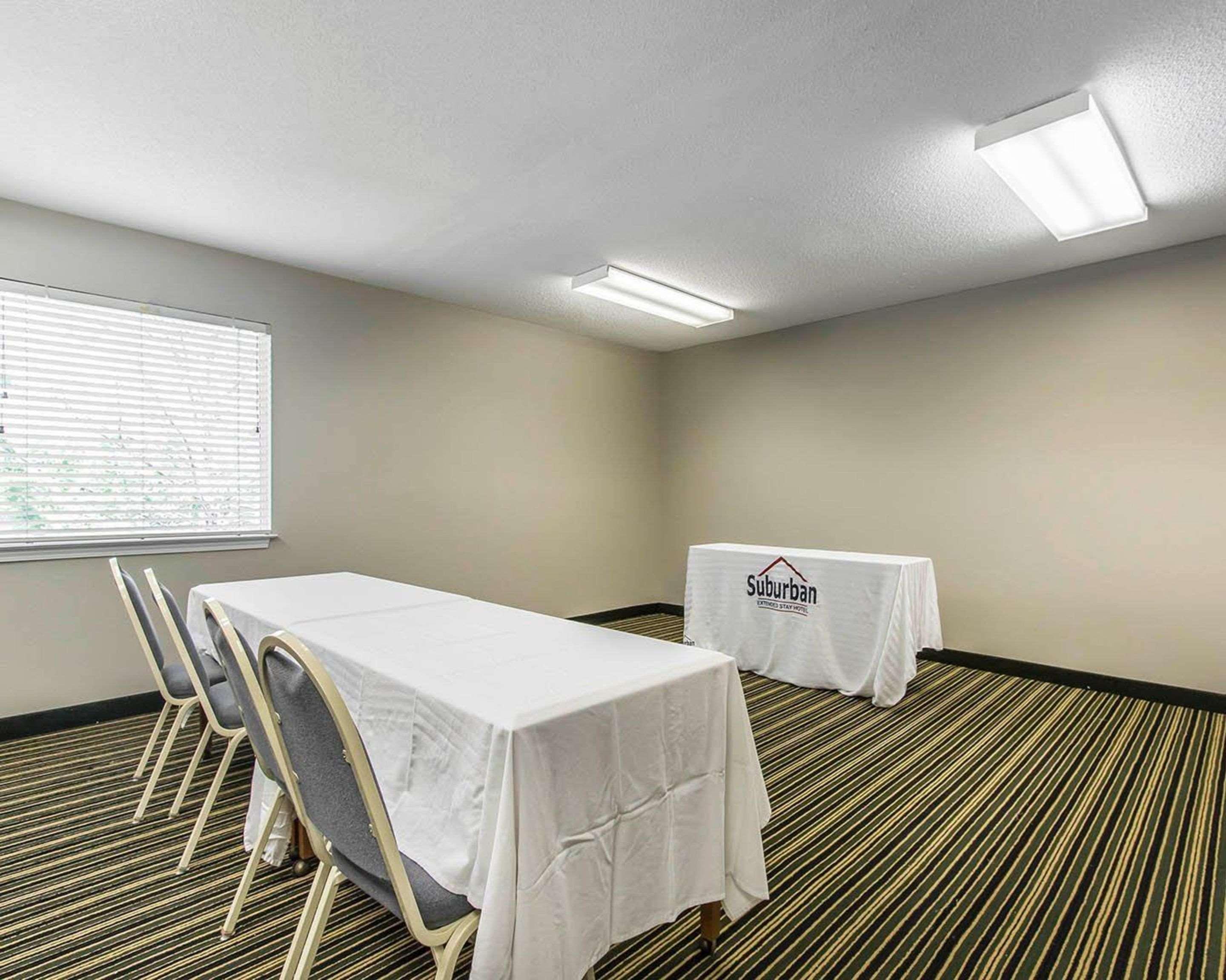 Suburban Extended Stay Hotel Naval Base Area Warrington Buitenkant foto