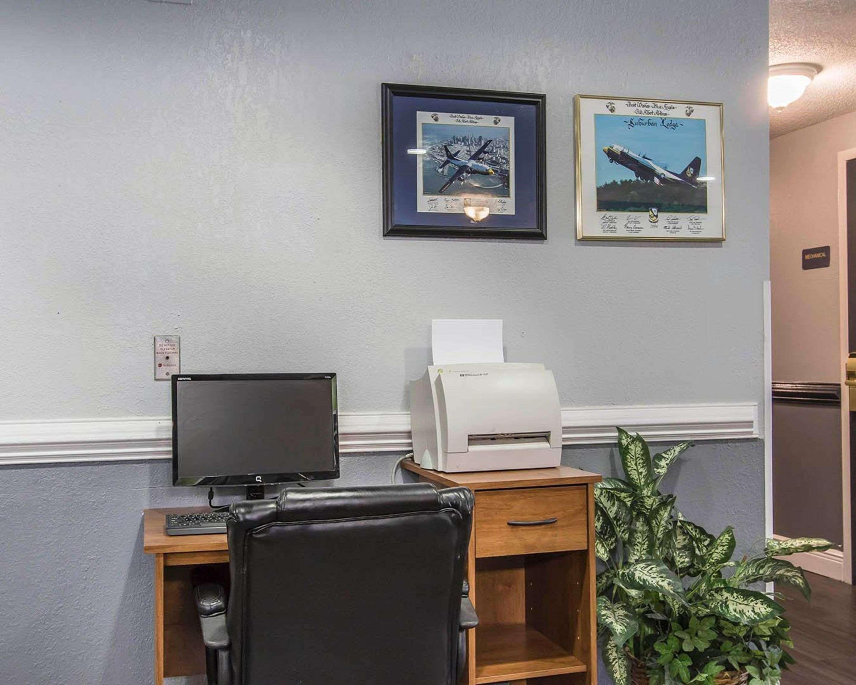 Suburban Extended Stay Hotel Naval Base Area Warrington Buitenkant foto