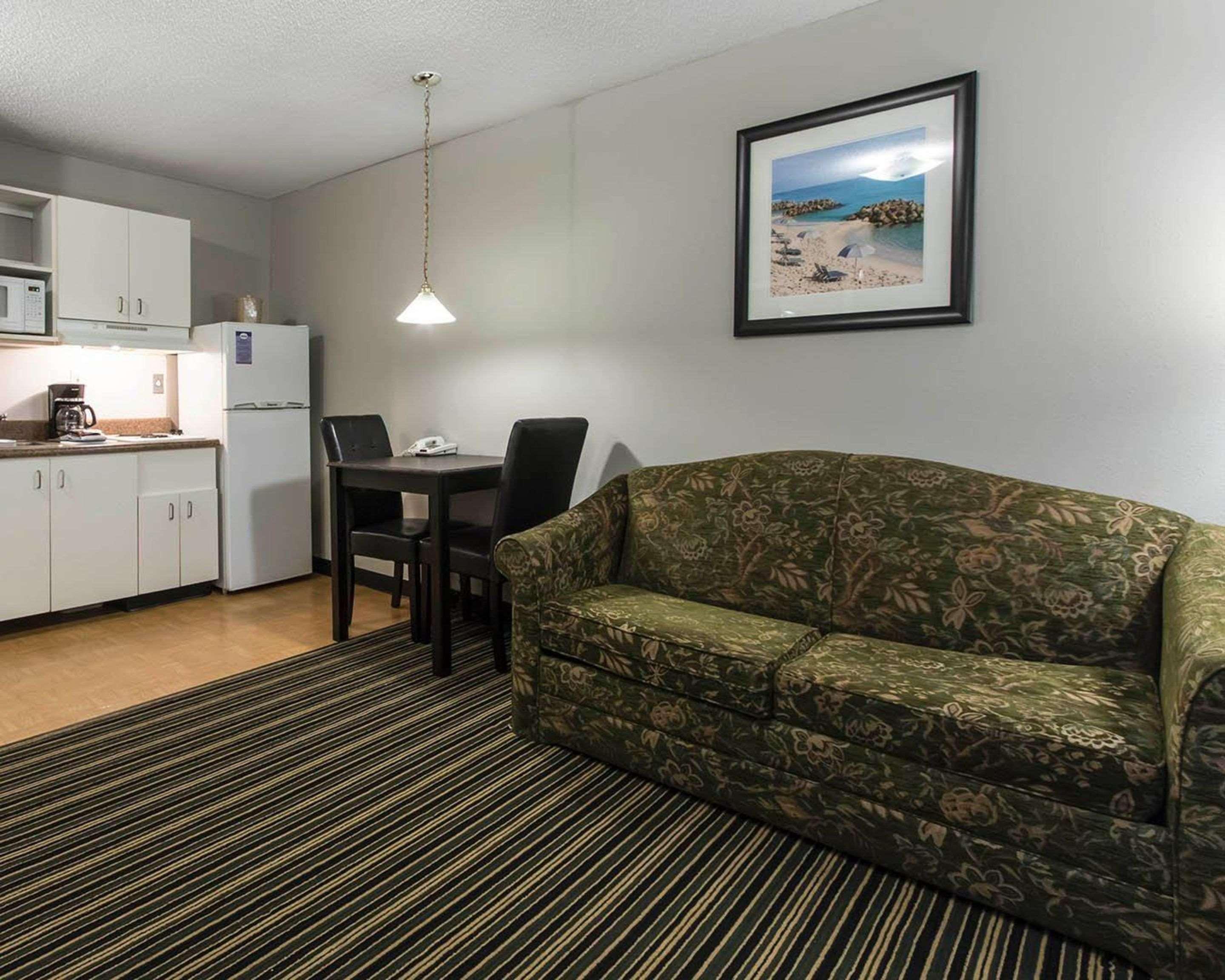 Suburban Extended Stay Hotel Naval Base Area Warrington Buitenkant foto